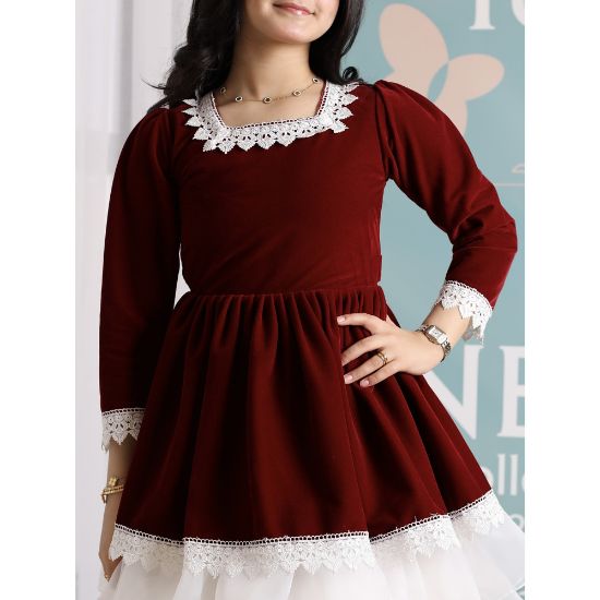 صورة فستان بناتي مخمل بياقة دانتيل | فستان شتوي بطبقات تل - 1106